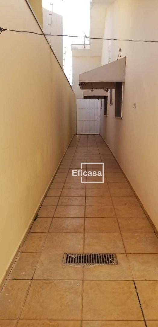 Casa à venda com 3 quartos, 220m² - Foto 13