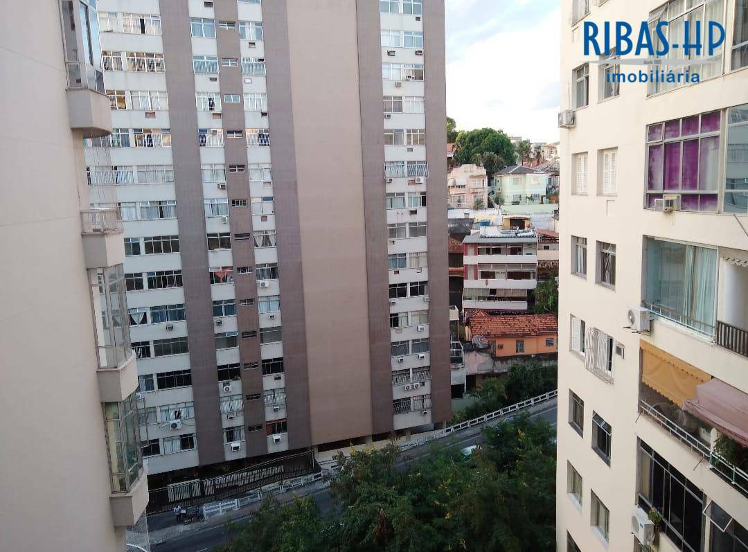 Apartamento à venda com 2 quartos, 140m² - Foto 1