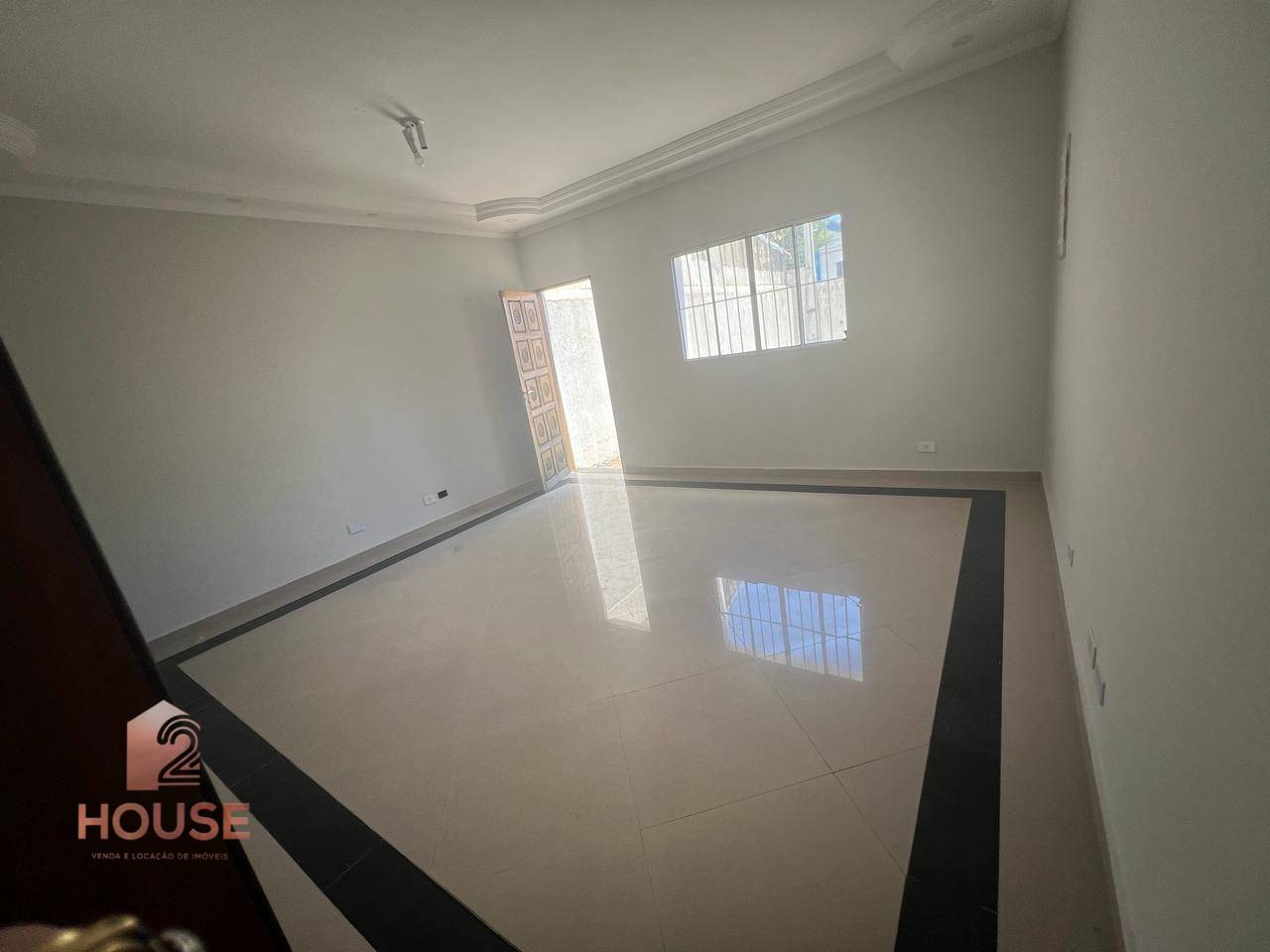 Sobrado à venda com 3 quartos, 189m² - Foto 1