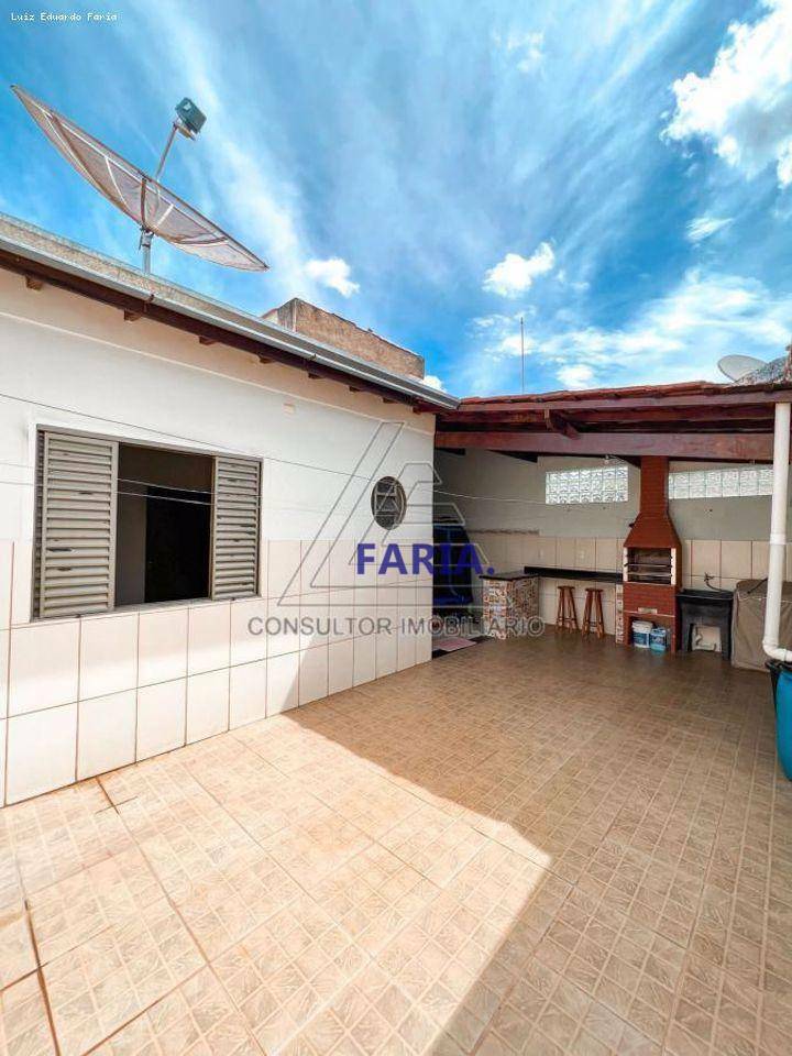 Casa à venda com 4 quartos, 168m² - Foto 13