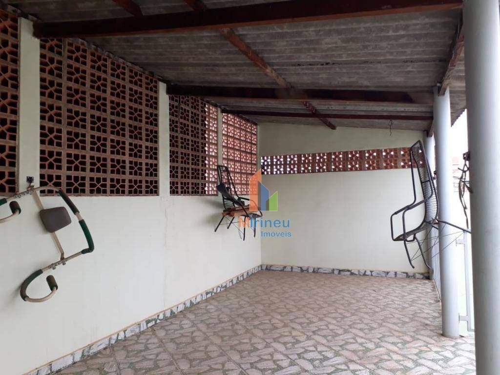 Casa à venda com 3 quartos, 200m² - Foto 9