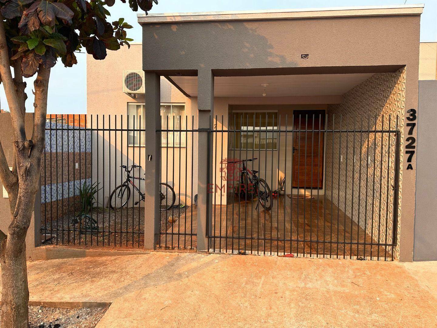 Casa à venda com 4 quartos, 130m² - Foto 2