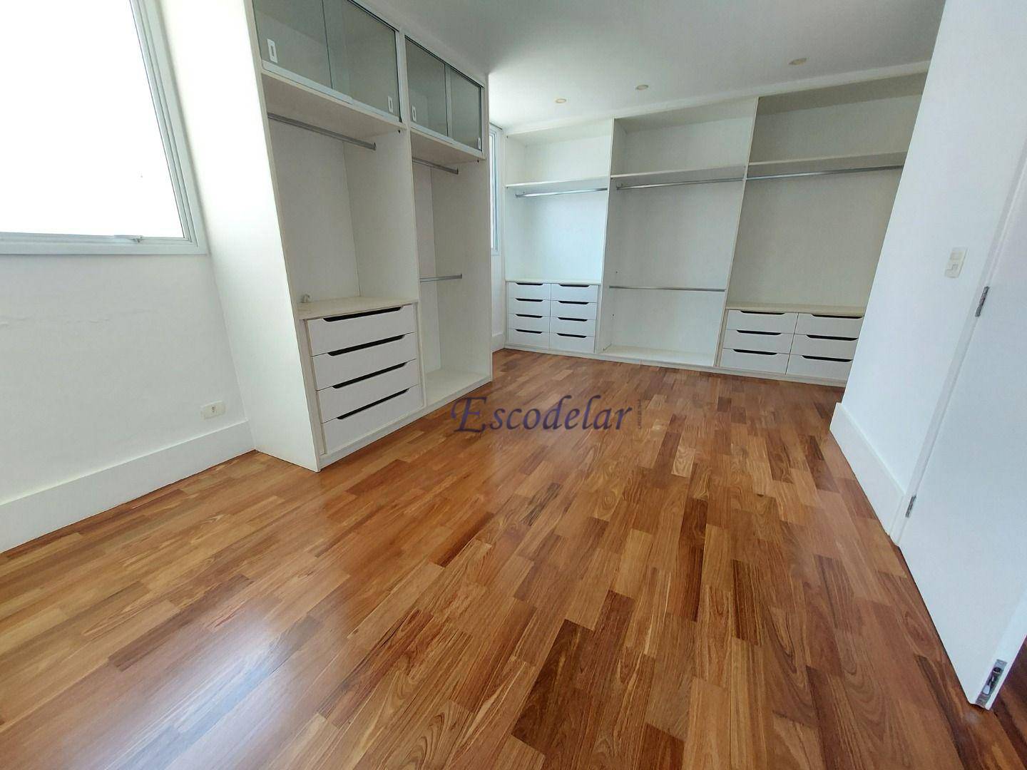 Casa de Condomínio para alugar com 5 quartos, 592m² - Foto 58