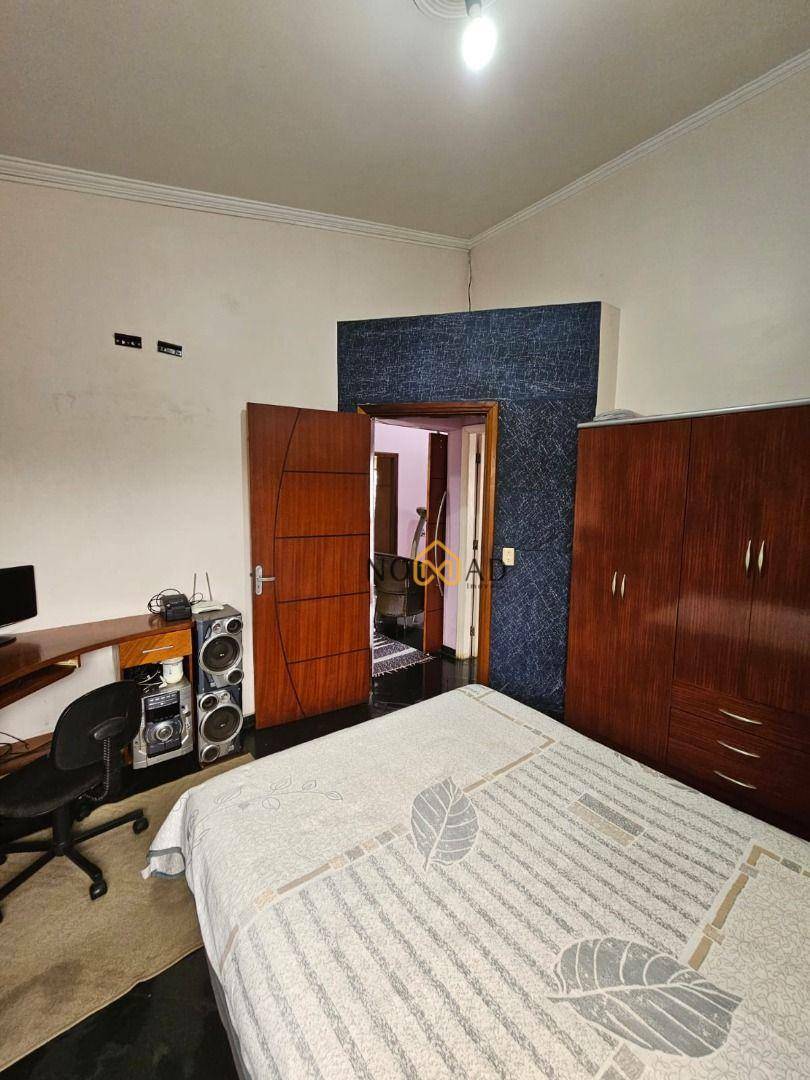 Casa de Condomínio à venda com 4 quartos, 300m² - Foto 15