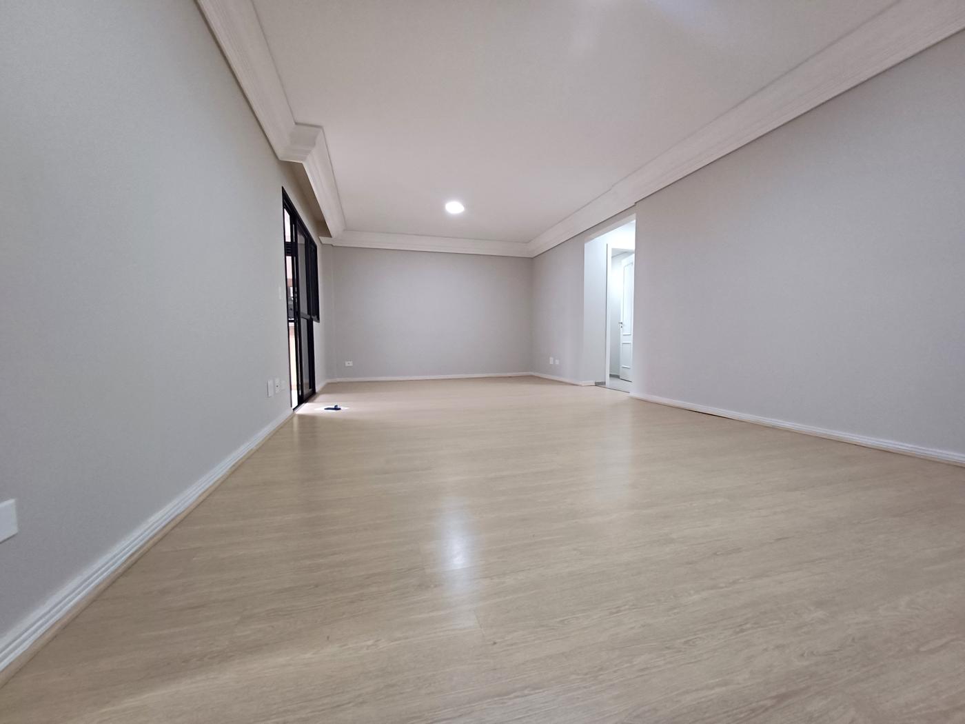 Apartamento para alugar com 3 quartos, 133m² - Foto 3