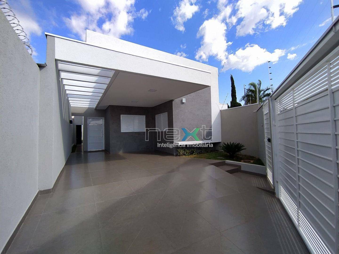 Casa à venda com 3 quartos, 130m² - Foto 2