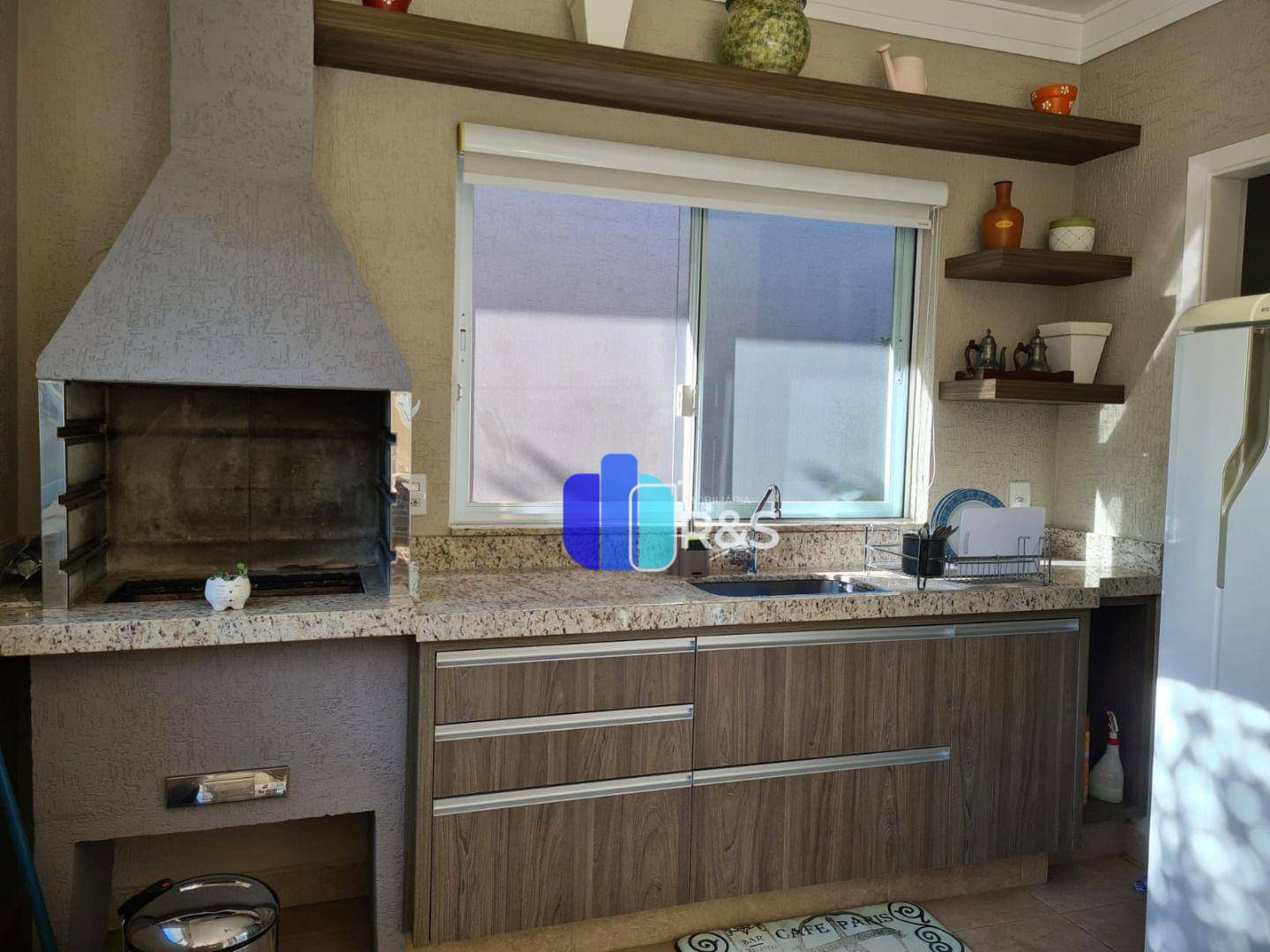 Casa de Condomínio à venda com 3 quartos, 250m² - Foto 25