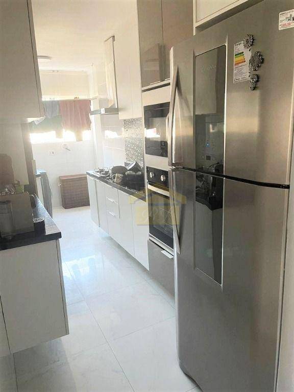 Apartamento à venda com 2 quartos, 64m² - Foto 11