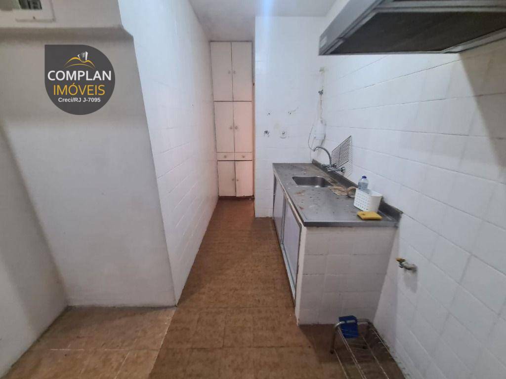 Apartamento à venda com 2 quartos, 67m² - Foto 12