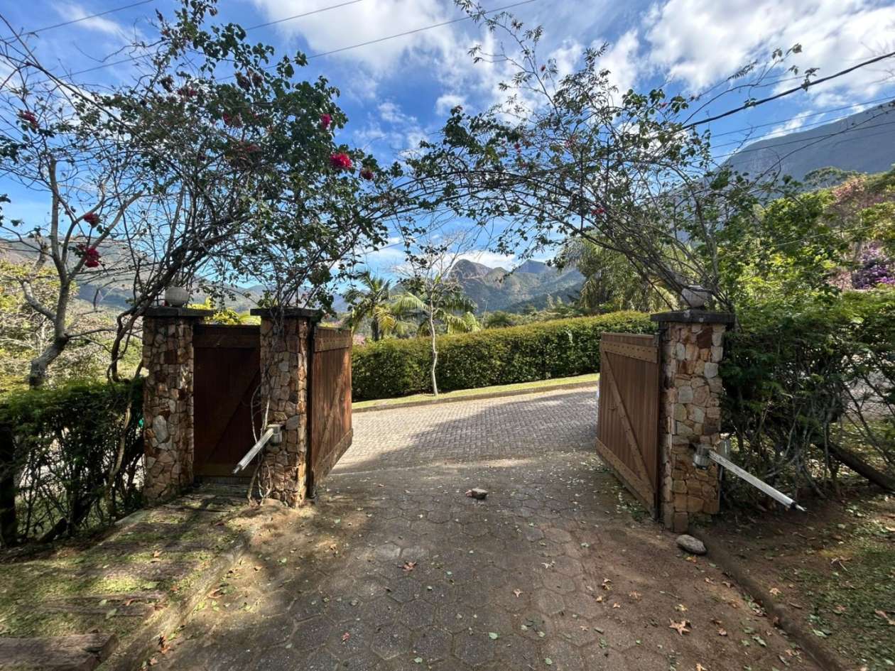 Casa de Condomínio à venda com 5 quartos, 560m² - Foto 3