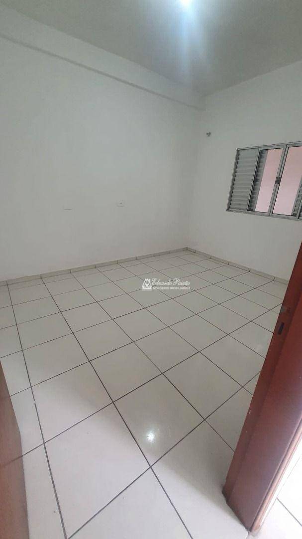 Casa para alugar com 2 quartos, 175m² - Foto 7