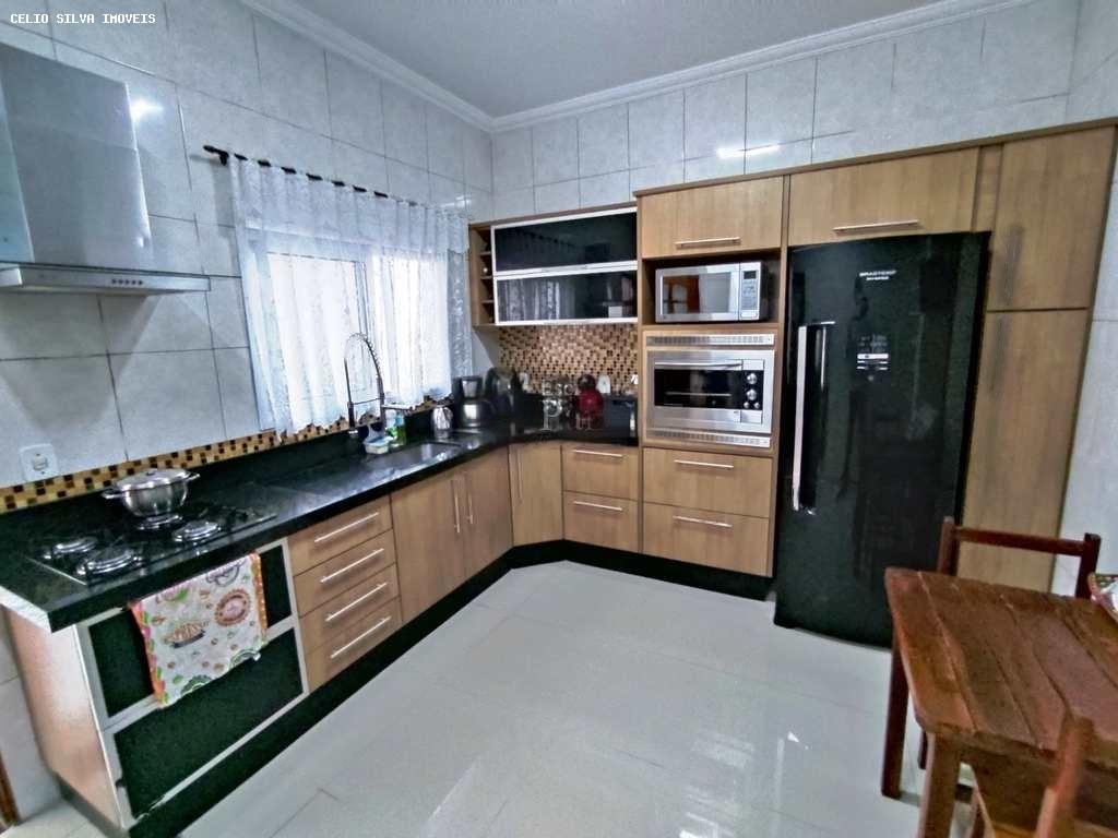 Casa à venda com 3 quartos, 150m² - Foto 11