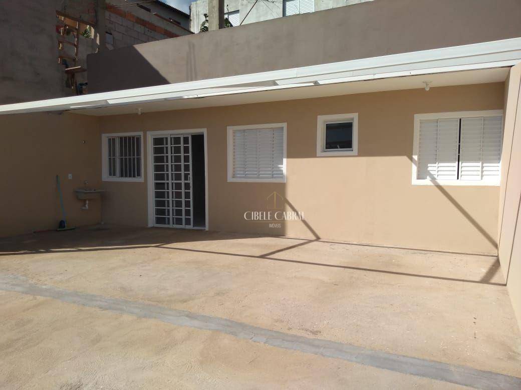 Casa à venda com 2 quartos, 130m² - Foto 2