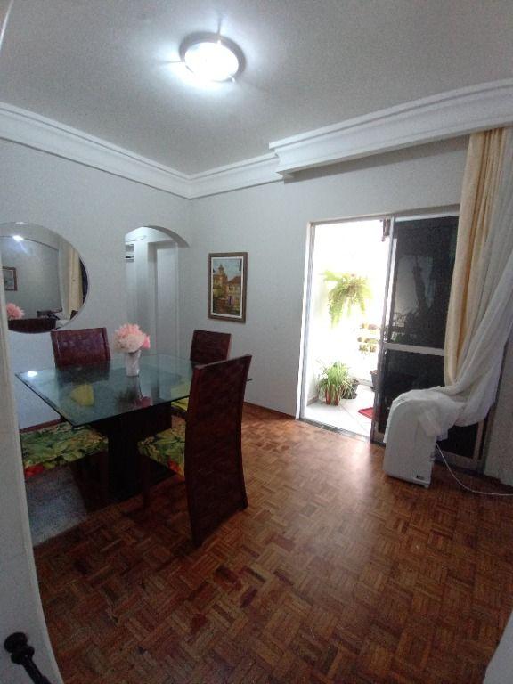 Apartamento à venda com 3 quartos, 214m² - Foto 1