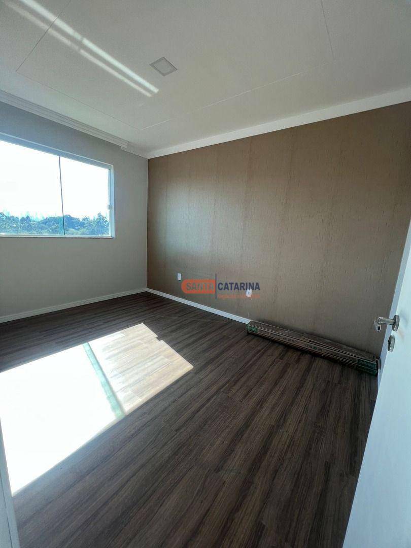 Apartamento à venda com 2 quartos, 68m² - Foto 3