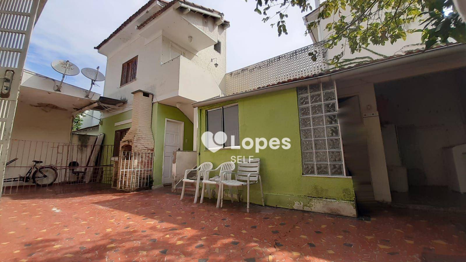 Casa à venda com 8 quartos, 130m² - Foto 4