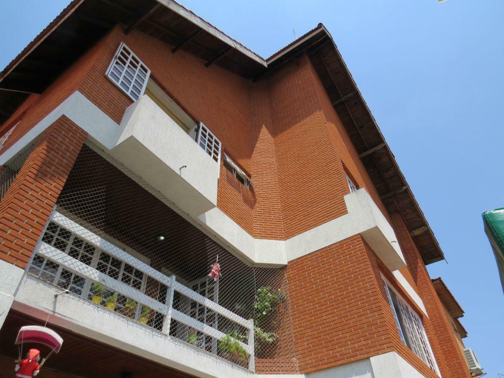 Sobrado à venda com 3 quartos, 340m² - Foto 1