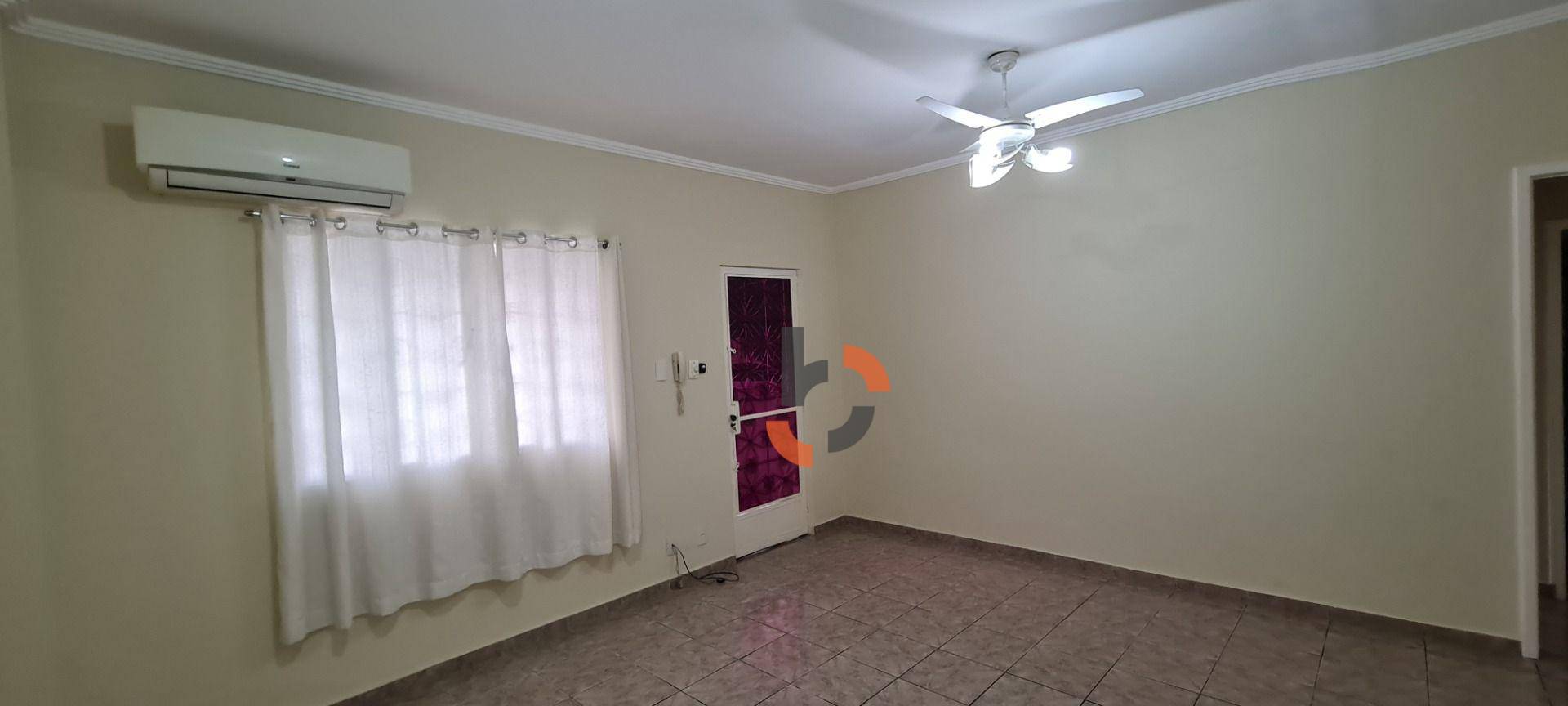 Casa à venda com 5 quartos, 232m² - Foto 1