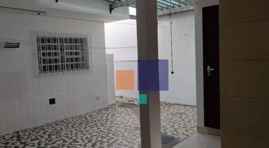 Casa para alugar com 5 quartos, 140m² - Foto 12