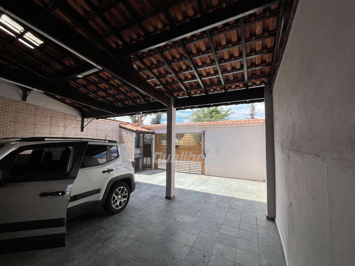 Casa à venda com 3 quartos, 242m² - Foto 14