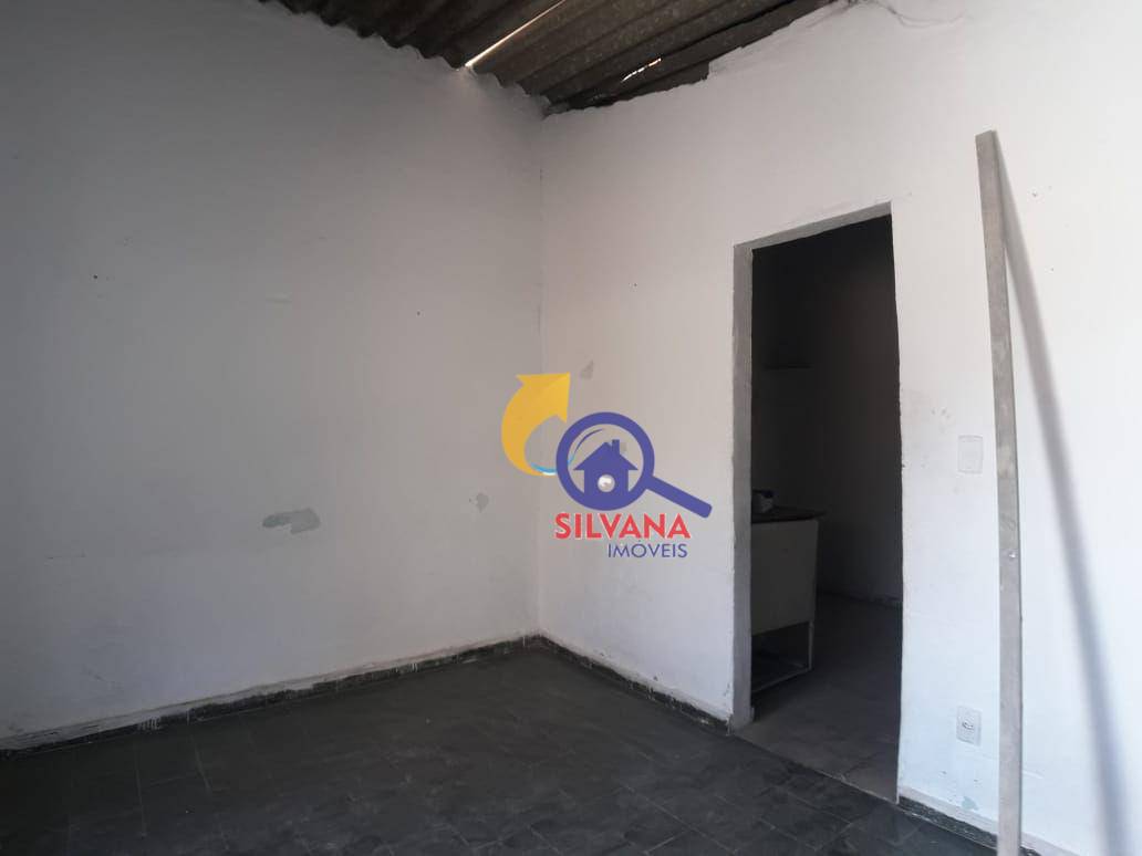 Casa à venda com 2 quartos, 181m² - Foto 3