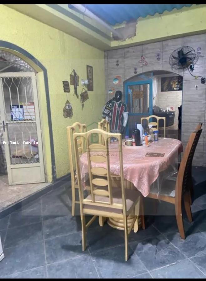Casa à venda com 4 quartos, 250m² - Foto 8
