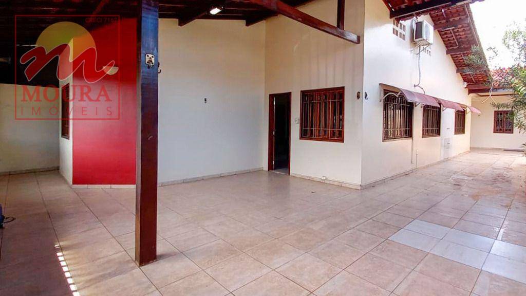 Casa à venda com 4 quartos, 280m² - Foto 2