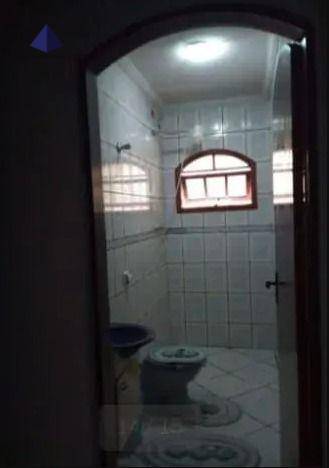 Sobrado à venda com 2 quartos, 300m² - Foto 13