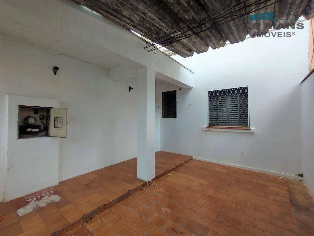 Casa à venda com 2 quartos, 125m² - Foto 2