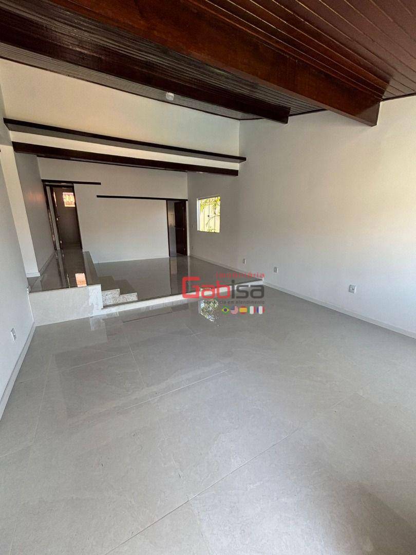 Casa à venda com 5 quartos, 120m² - Foto 8