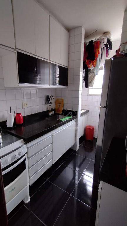 Apartamento à venda com 3 quartos, 55m² - Foto 2