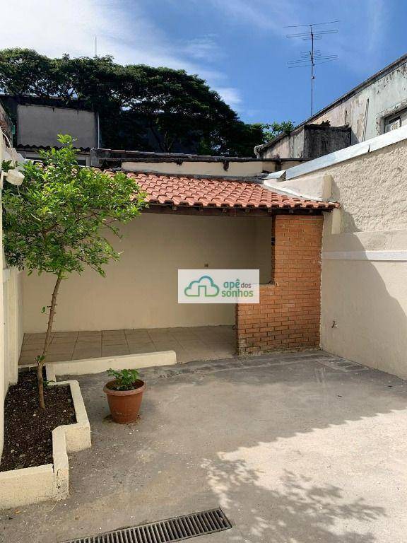 Casa para alugar com 2 quartos, 104m² - Foto 12