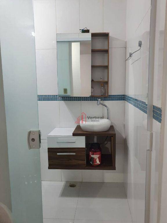 Sobrado à venda e aluguel com 6 quartos, 200m² - Foto 13