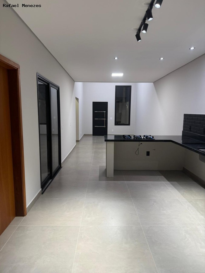 Casa à venda com 3 quartos, 93m² - Foto 4