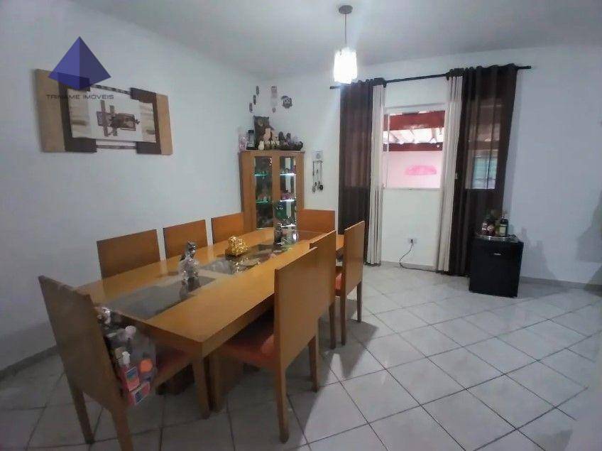 Casa à venda com 3 quartos, 380m² - Foto 4