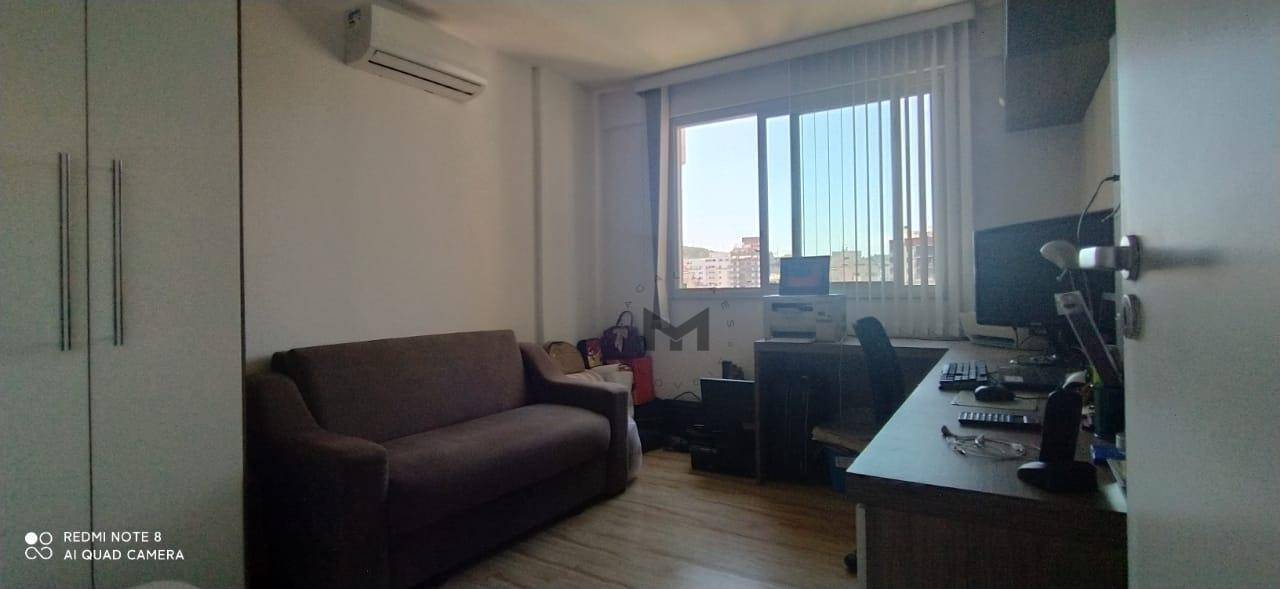 Apartamento à venda com 3 quartos, 107m² - Foto 11