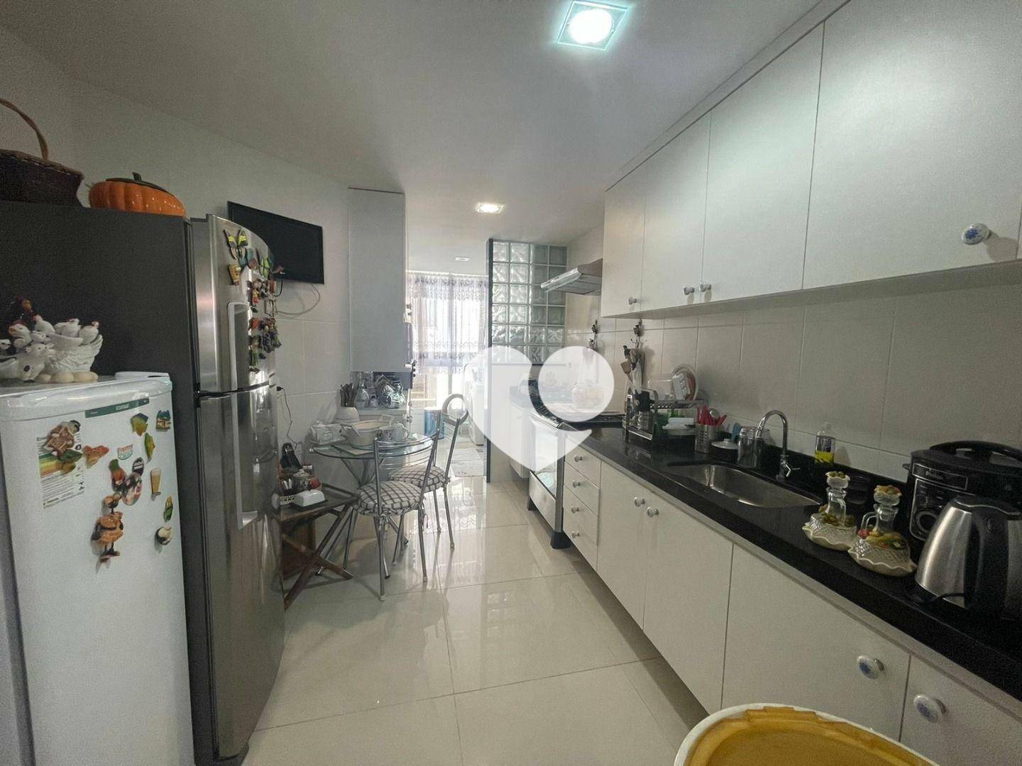 Apartamento à venda com 4 quartos, 148m² - Foto 11