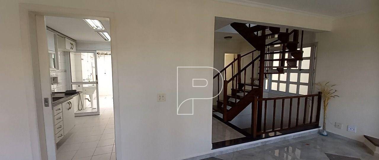 Casa de Condomínio à venda com 3 quartos, 210m² - Foto 2