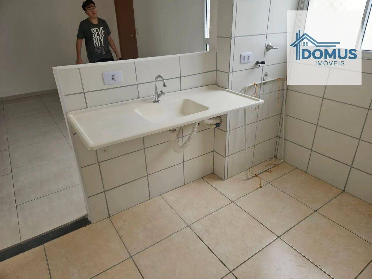 Apartamento à venda com 2 quartos, 45m² - Foto 2