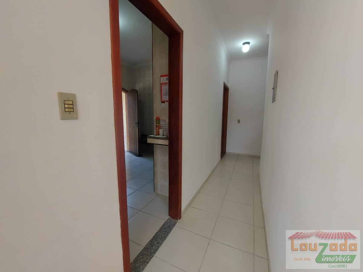 Casa à venda com 3 quartos, 288m² - Foto 5