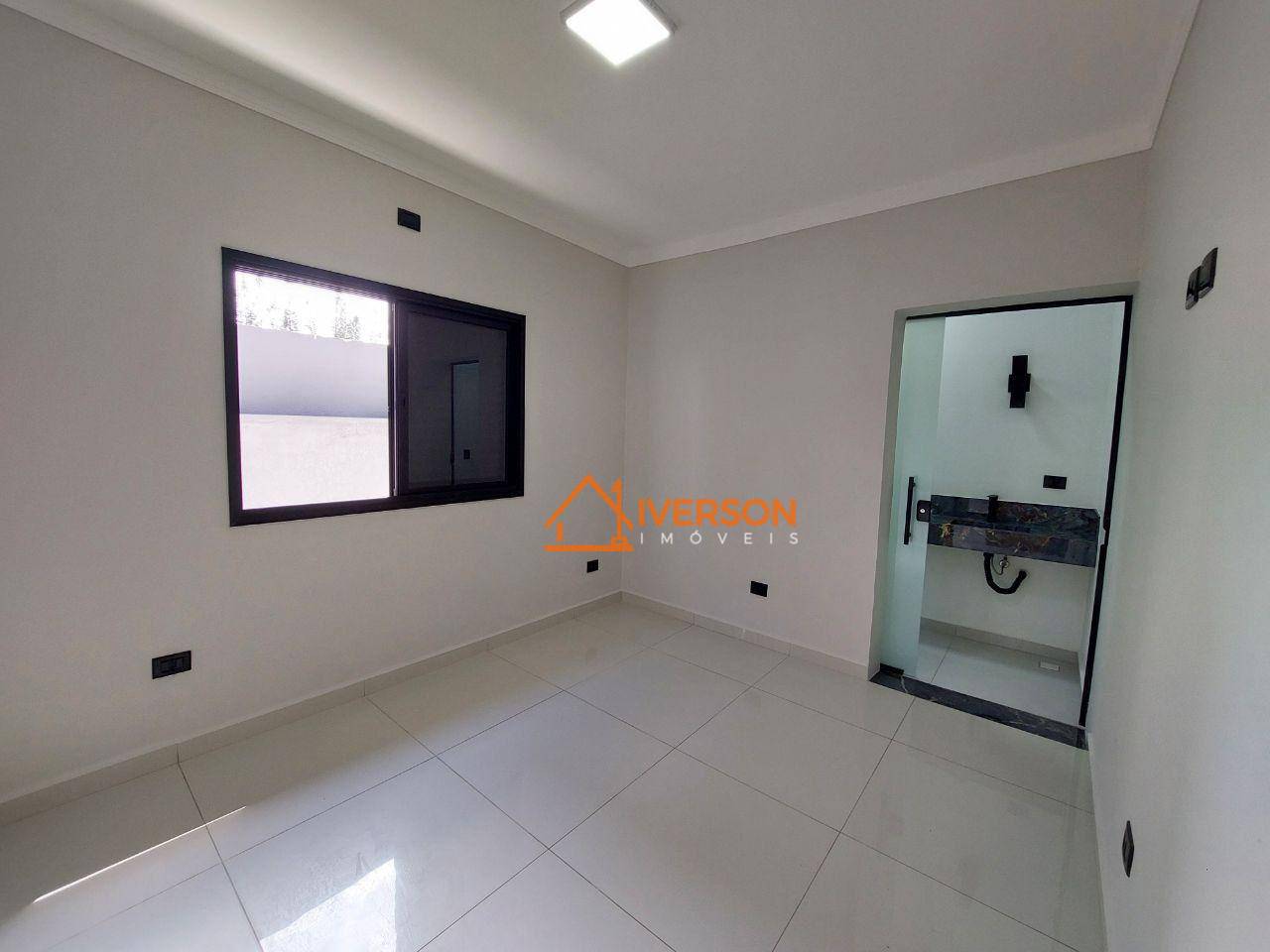 Casa à venda com 4 quartos, 184m² - Foto 14