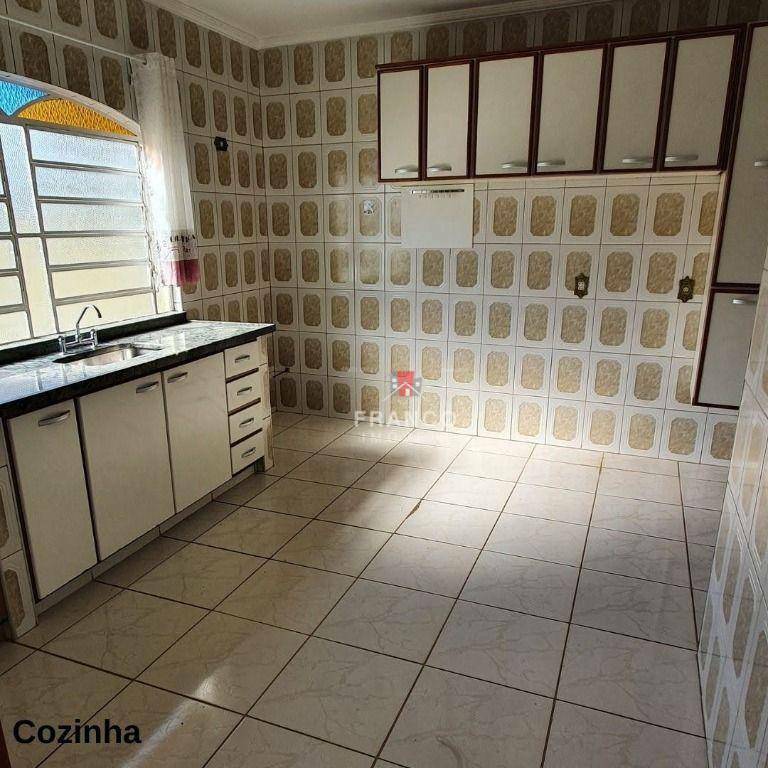 Casa à venda com 3 quartos, 311m² - Foto 18