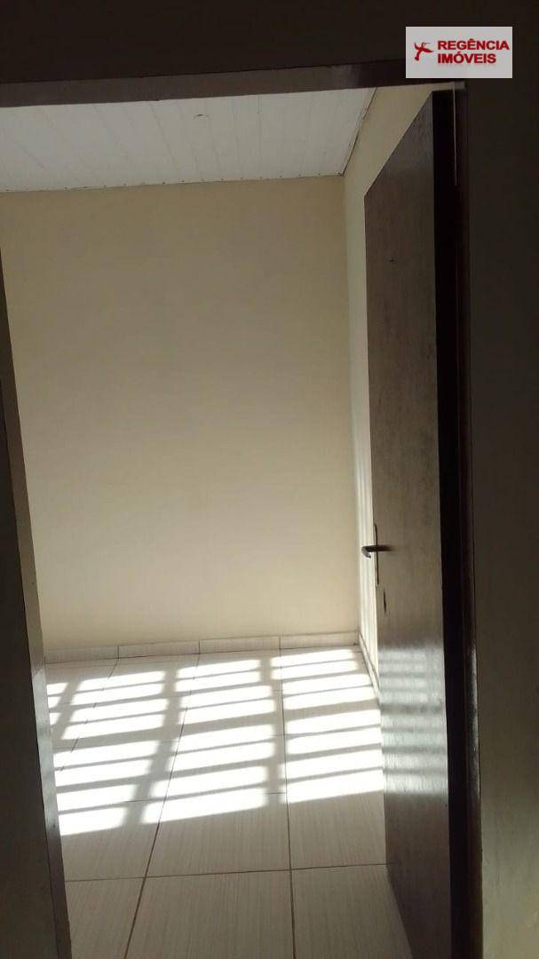 Casa para alugar com 2 quartos, 56m² - Foto 13