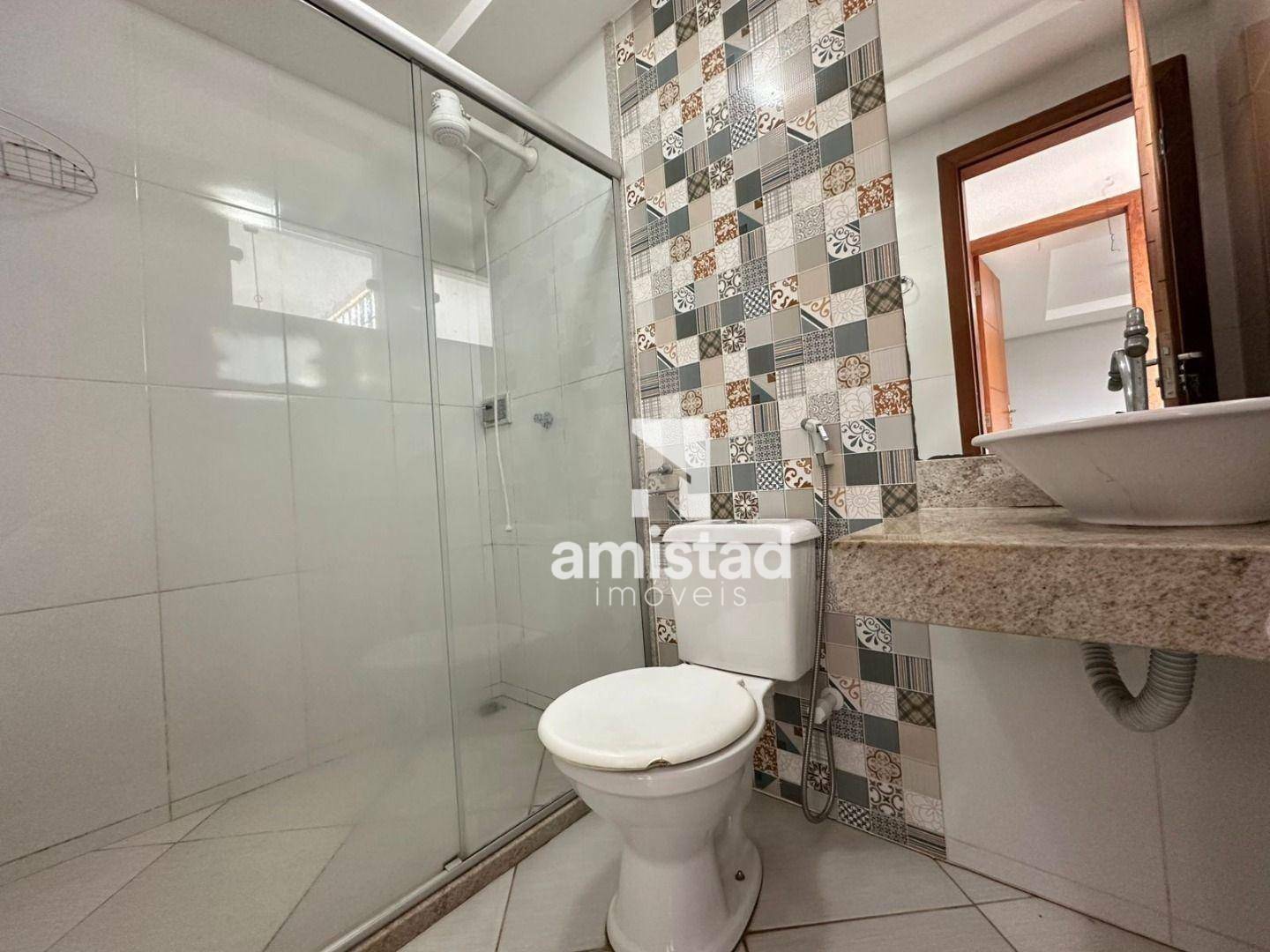 Apartamento à venda com 2 quartos, 75m² - Foto 4