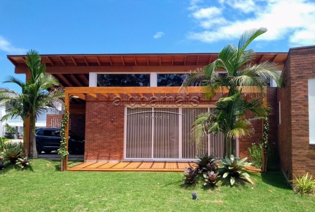 Casa de Condomínio à venda com 4 quartos, 232m² - Foto 1