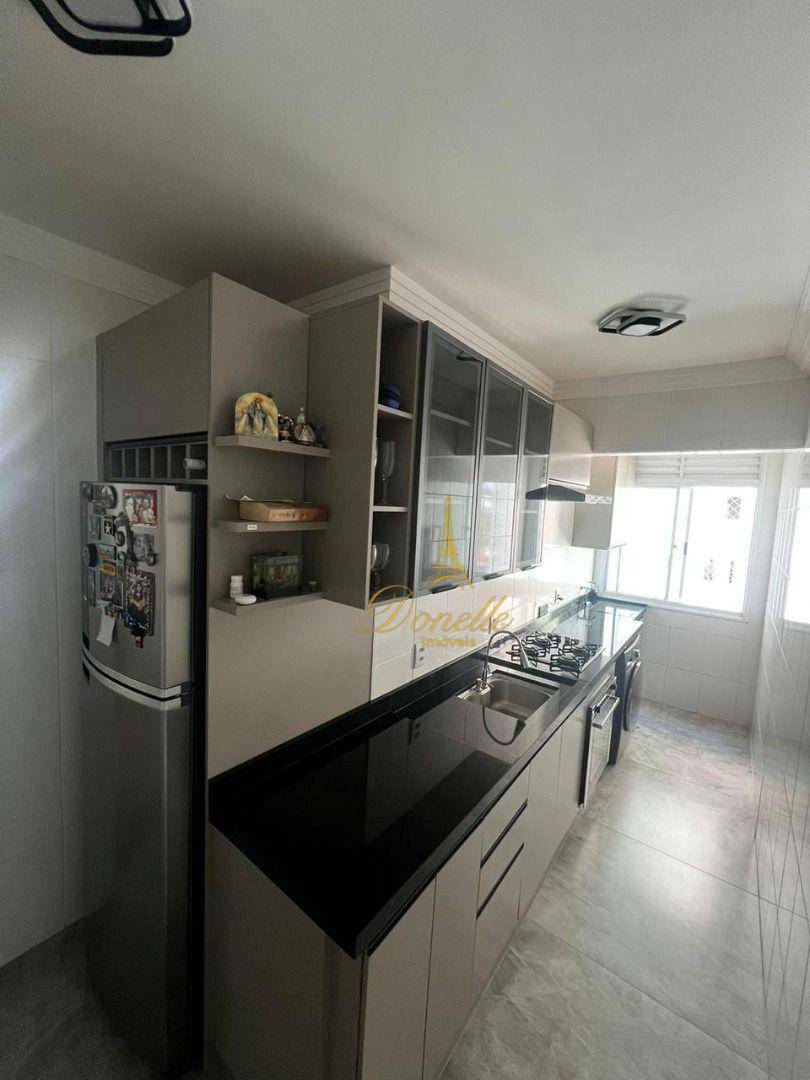 Apartamento à venda com 3 quartos, 74m² - Foto 3