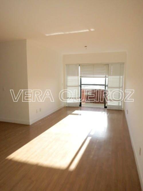 Apartamento à venda com 3 quartos, 110m² - Foto 2