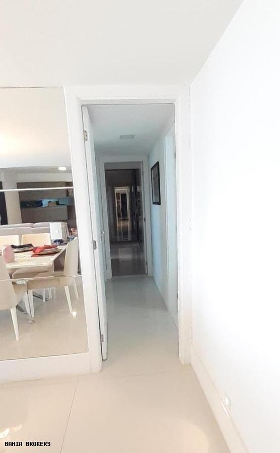 Apartamento à venda com 3 quartos, 152m² - Foto 2