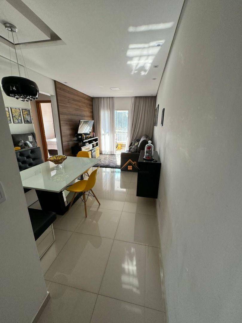 Apartamento à venda com 2 quartos, 63m² - Foto 2