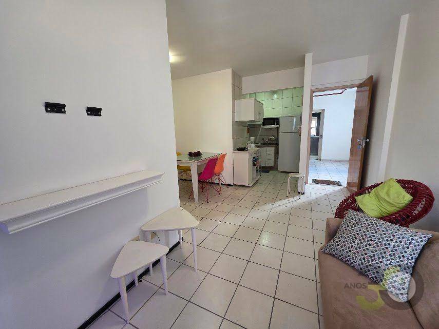 Apartamento à venda com 2 quartos, 67m² - Foto 4